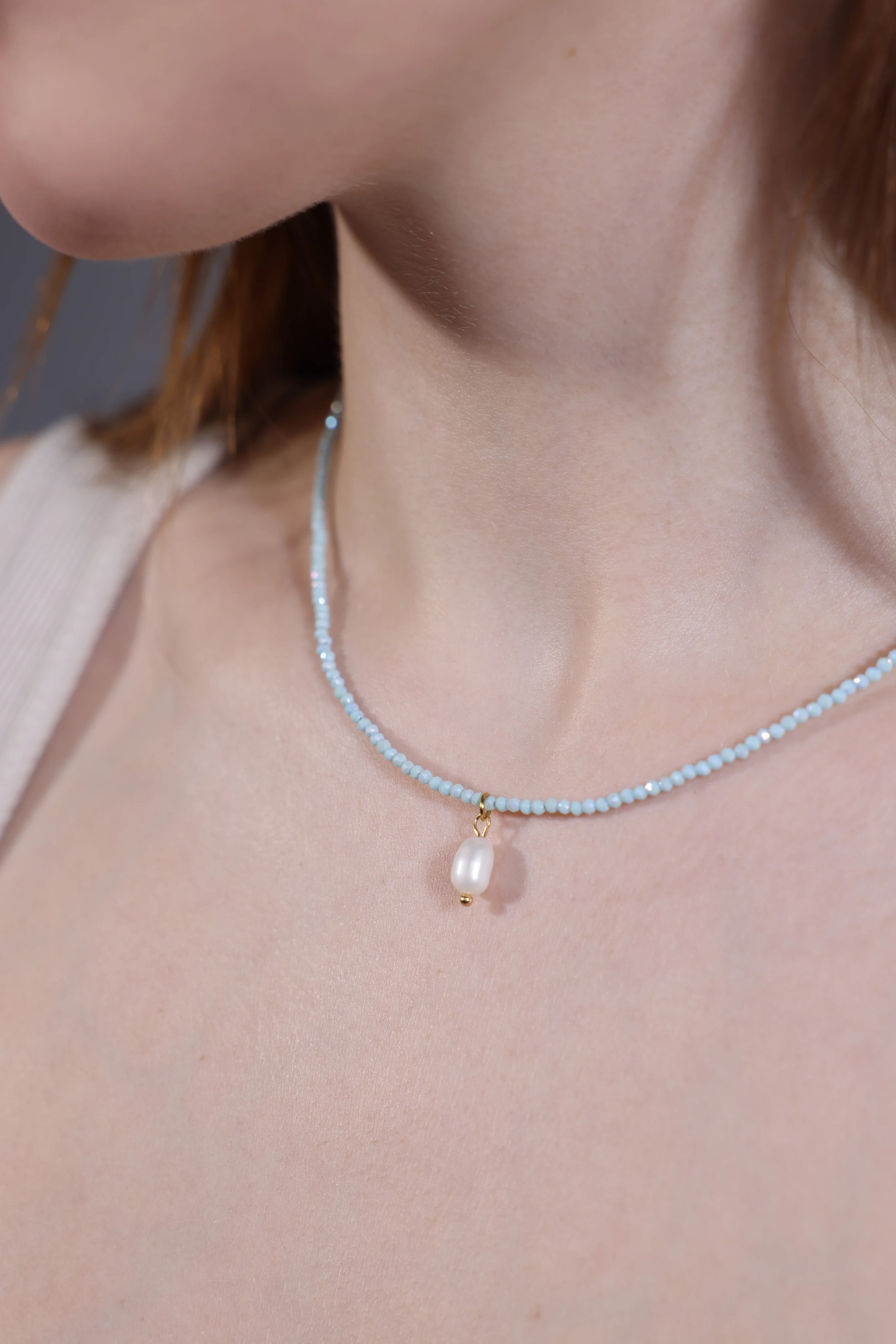 ky-blue chalcedony beaded choker with freshwater pearl – side view